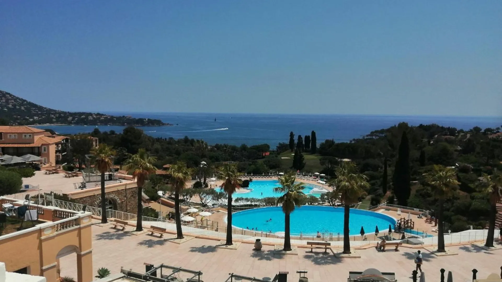 Duplex Atypique Avec Magnifique Vue Mer Et Baie D\'Agay location